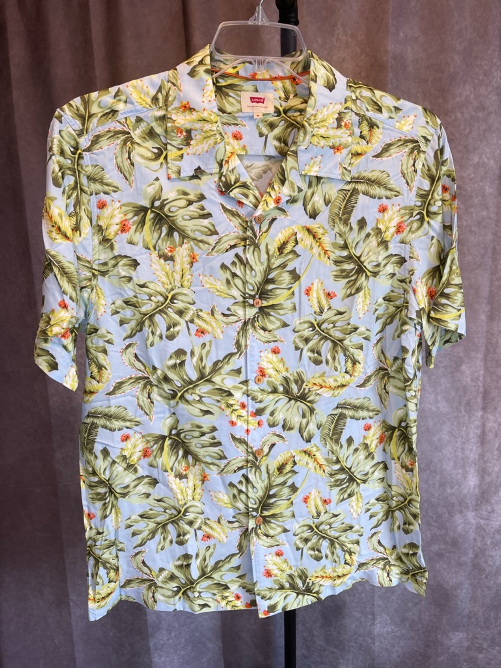 Levi’s Men's Tropical Print Short-Sleeve Shirt - Light Blue & Green size Medium